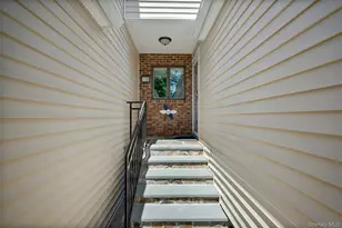 10 Pleasant Ridge Rd, Valhalla, NY 10595 - Photo 2