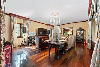 2 Rutland Road, Great Neck, NY 11020 - Photo 8