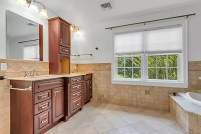 11 Plandome Drive, Manhasset, NY 11030 - Photo 24