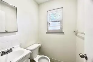 4 Ashwood Rd, Port Washington, NY 11050 - Photo 8