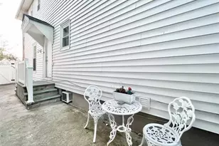 4 Ashwood Rd, Port Washington, NY 11050 - Photo 2