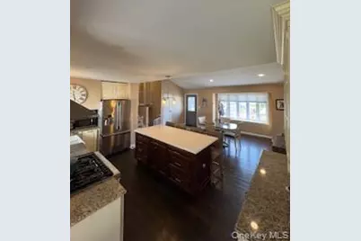 12 Weiss Place, Deer Park, NY 11729 - Photo 4