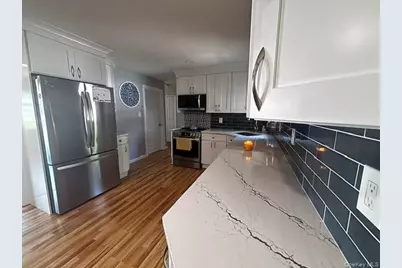 185 Audley Court, Copiague, NY 11726 - Photo 8
