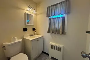 185 Audley Ct, Copiague, NY 11726 - Photo 16