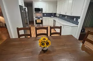185 Audley Ct, Copiague, NY 11726 - Photo 10