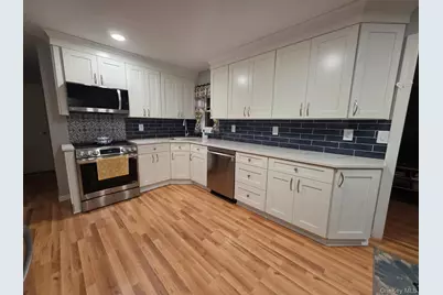 185 Audley Court, Copiague, NY 11726 - Photo 4
