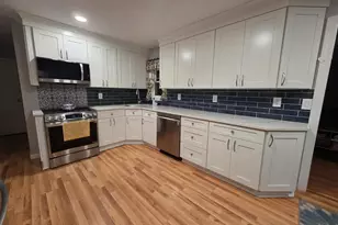 185 Audley Ct, Copiague, NY 11726 - Photo 4