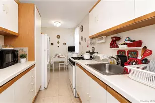 701 Gerald Ct, Brooklyn, NY 11235 - Photo 6