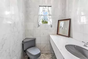 50 Roxbury Rd, Rockville Centre, NY 11570 - Photo 18