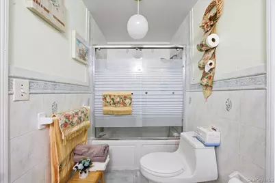 2594 Schurz Avenue, Bronx, NY 10465 - Photo 32