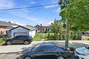 2594 Schurz Ave, Bronx, NY 10465 - Photo 6