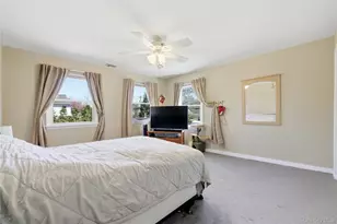 93 Meroke Ln, East Islip, NY 11730 - Photo 16