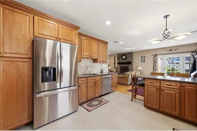 93 Meroke Lane, East Islip, NY 11730 - Photo 6