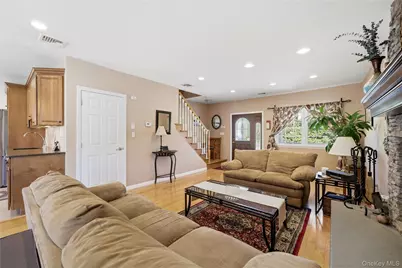 93 Meroke Lane, East Islip, NY 11730 - Photo 12