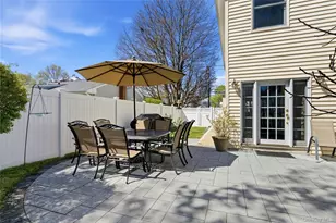 93 Meroke Ln, East Islip, NY 11730 - Photo 4