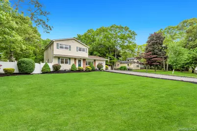 277 Magnolia Drive, Selden, NY 11784 - Photo 8
