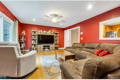 277 Magnolia Drive, Selden, NY 11784 - Photo 34