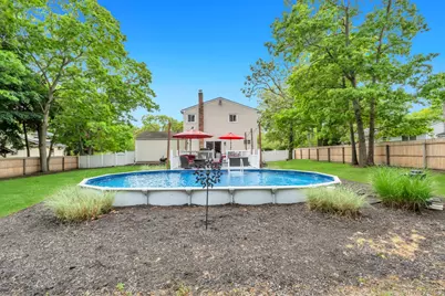 277 Magnolia Drive, Selden, NY 11784 - Photo 10
