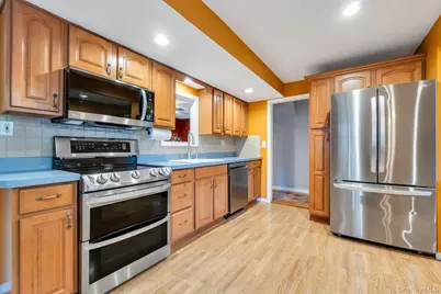 277 Magnolia Drive, Selden, NY 11784 - Photo 30