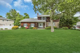 15 Palmer Dr, Sayville, NY 11782 - Photo 2