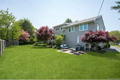 88 Tulipwood Drive, Commack, NY 11725 - Photo 16
