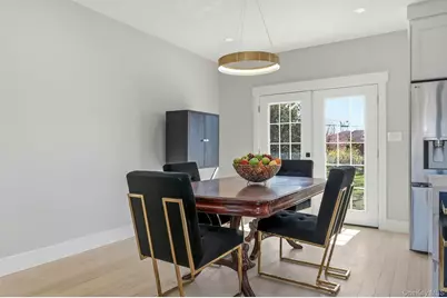 2040 Wellington Court, Westbury, NY 11590 - Photo 18