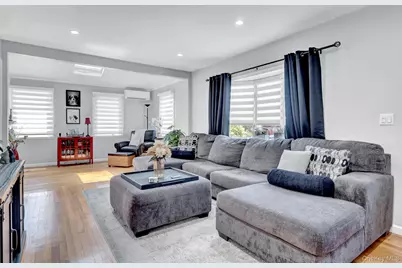 31 Locust Avenue E, Farmingdale, NY 11735 - Photo 6