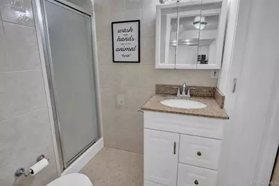 31 Locust Avenue E, Farmingdale, NY 11735 - Photo 30