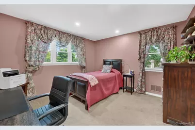 71 Ewart Street, Scarsdale, NY 10583 - Photo 12