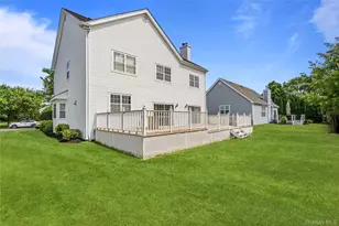 225 Barton Ave, Melville, NY 11747 - Photo 24