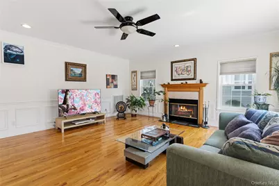 225 Barton Avenue, Melville, NY 11747 - Photo 12