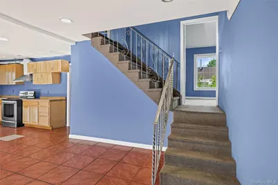 147 Branch Avenue, Central Islip, NY 11722 - Photo 16