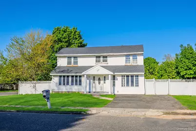 147 Branch Avenue, Central Islip, NY 11722 - Photo 2