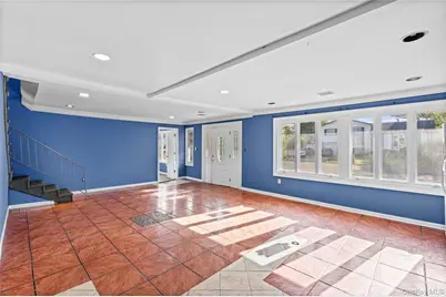 147 Branch Avenue, Central Islip, NY 11722 - Photo 12