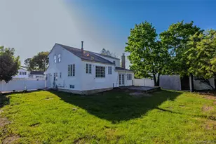 147 Branch Ave, Central Islip, NY 11722 - Photo 36