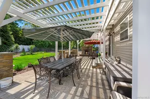 4 Vera Ct, Centereach, NY 11720 - Photo 38