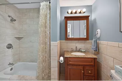 20 Bayview Lane, Amityville, NY 11701 - Photo 18
