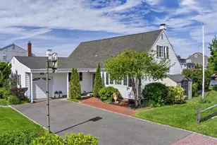 20 Bayview Ln, Amityville, NY 11701 - Photo 2