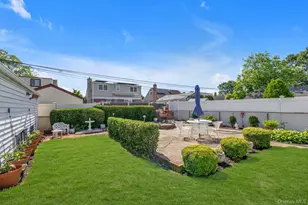106 Green Ave, Hempstead, NY 11550 - Photo 18