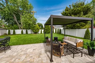 3 Baylor Dr, Smithtown, NY 11787 - Photo 18