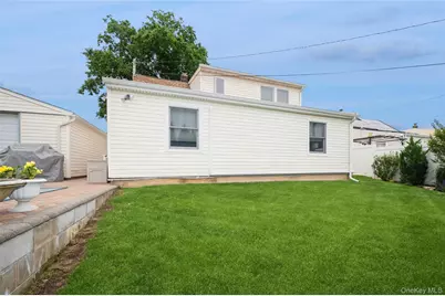 25 Rock Lane, Levittown, NY 11756 - Photo 24
