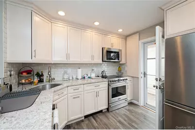 25 Rock Lane, Levittown, NY 11756 - Photo 10