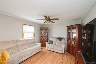 25 Rock Ln, Levittown, NY 11756 - Photo 6