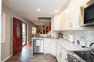 25 Rock Ln, Levittown, NY 11756 - Photo 12