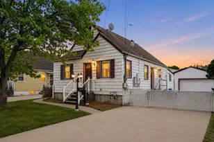 98 Lincoln St, Elmont, NY 11003 - Photo 2