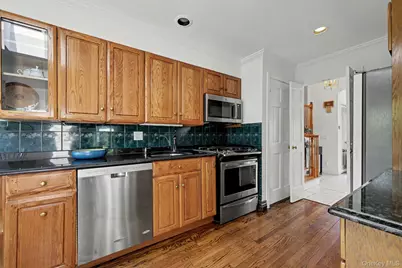 70 Richbell Road, White Plains, NY 10605 - Photo 6