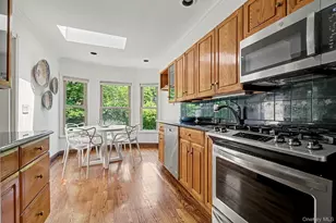 70 Richbell Rd, White Plains, NY 10605 - Photo 8