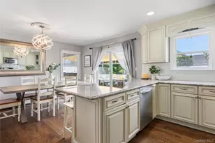 9 Lagoon Blvd, Massapequa, NY 11758 - Photo 6