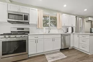 707 5th Street S, Lindenhurst, NY 11757 - Photo 12