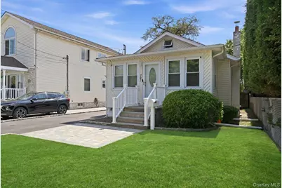 707 5th Street S, Lindenhurst, NY 11757 - Photo 4